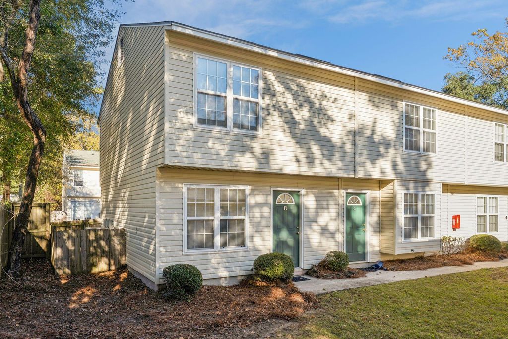 Photo of 1423 Ashley River Road Road #2d, Charleston, SC 29407 (MLS # 26000477)