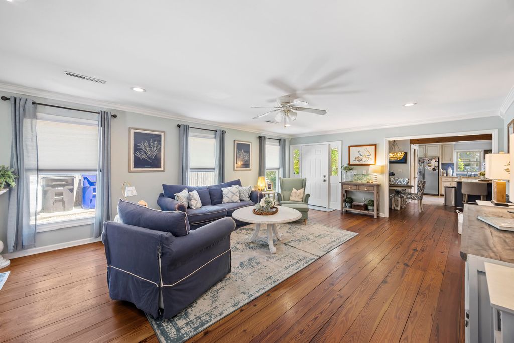 Photo of 1489 Kinloch Lane, Mount Pleasant, SC 29464 (MLS # 25021181)