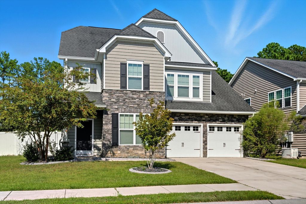 Photo of 322 Bracken Fern Road, Moncks Corner, SC 29461 (MLS # 25025270)