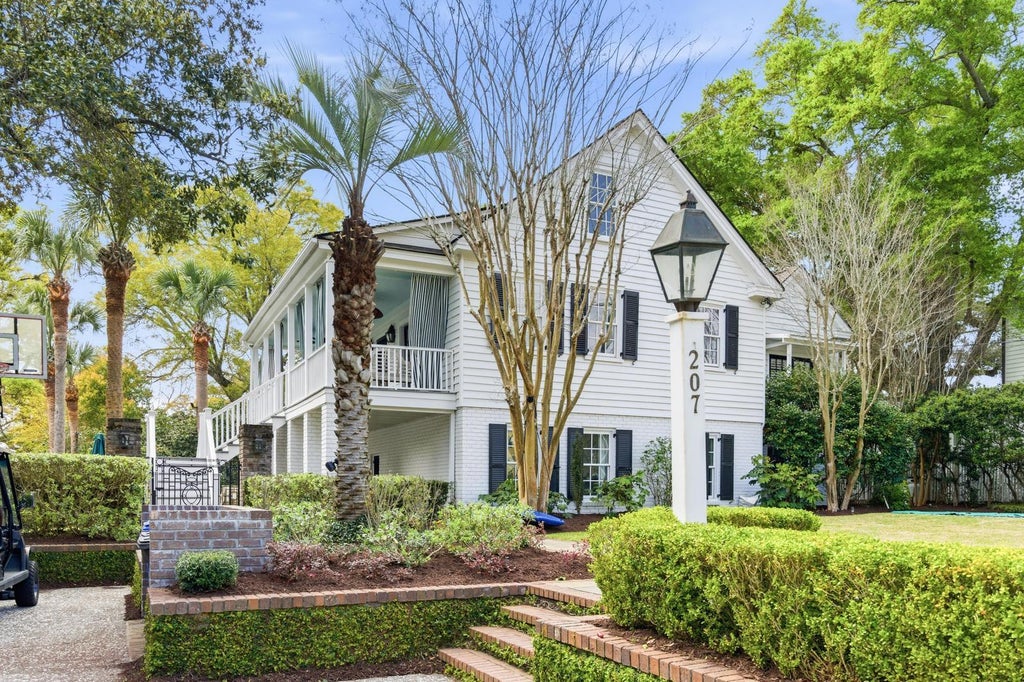 Photo of 207 Pitt Street, Mount Pleasant, SC 29464 (MLS # 26026506)