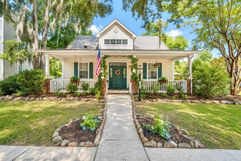 Photo of 2452 Fulford Court, Mount Pleasant, SC 29466 (MLS # 26025123)