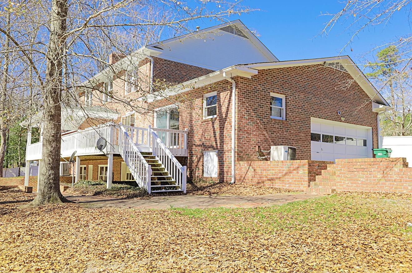 1560 Lee Boulevard