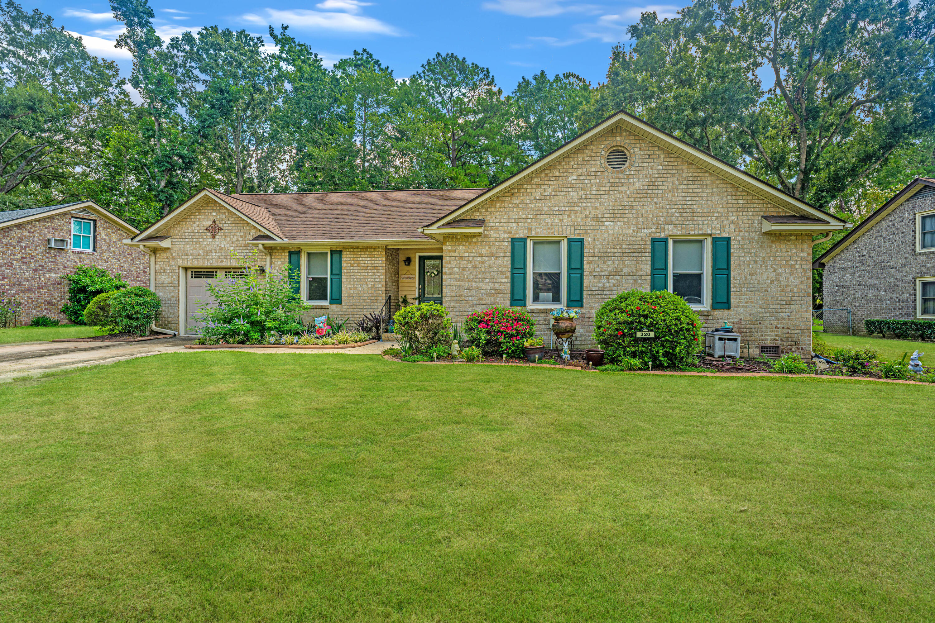 320 Chessington Circle