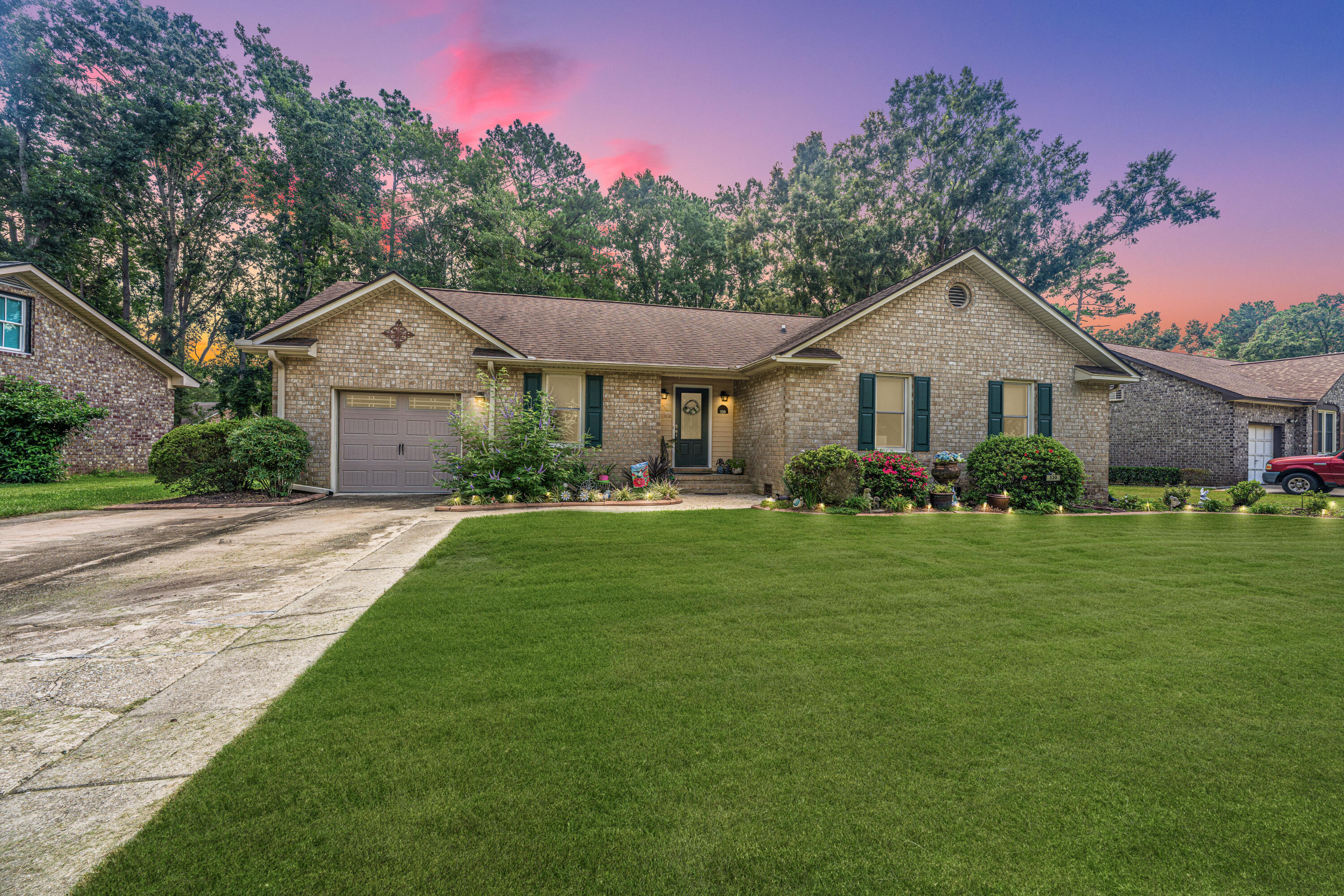 320 Chessington Circle