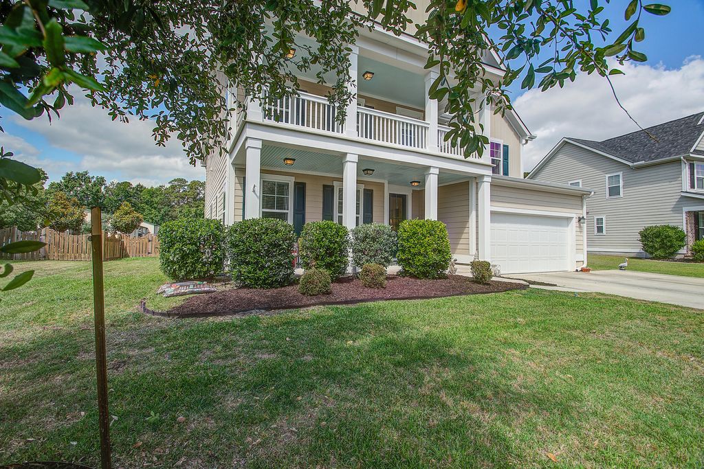 Photo of 1305 Raven Road, Hanahan, SC 29410 (MLS # 26014824)