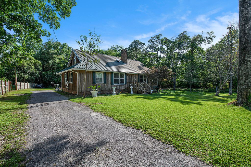 Photo of 417 Dennis Avenue, Moncks Corner, SC 29461 (MLS # 25019348)