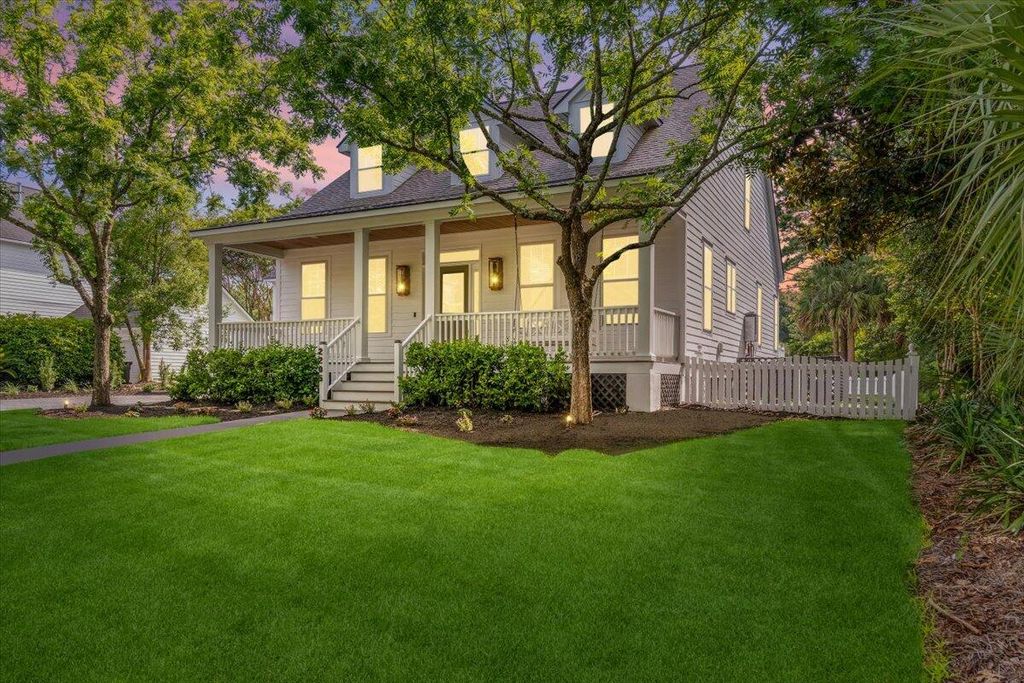 Photo of 2205 Daniel Island Drive, Charleston, SC 29492 (MLS # 25018325)