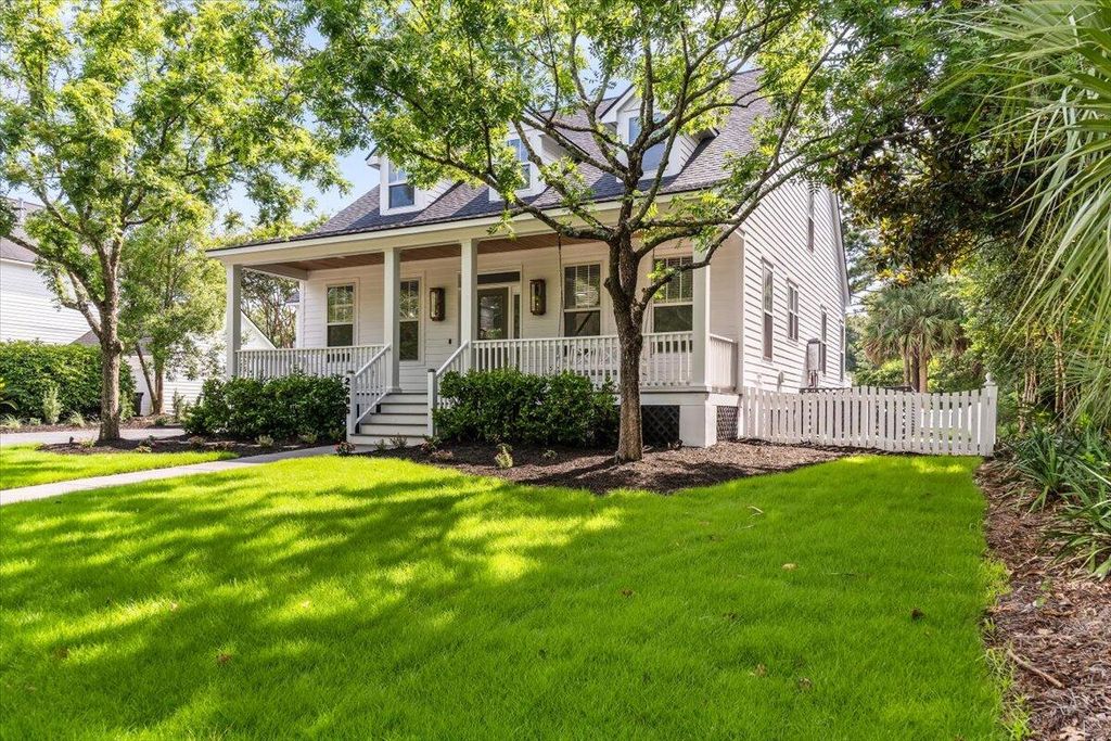 Photo of 2205 Daniel Island Drive, Charleston, SC 29492 (MLS # 25018325)