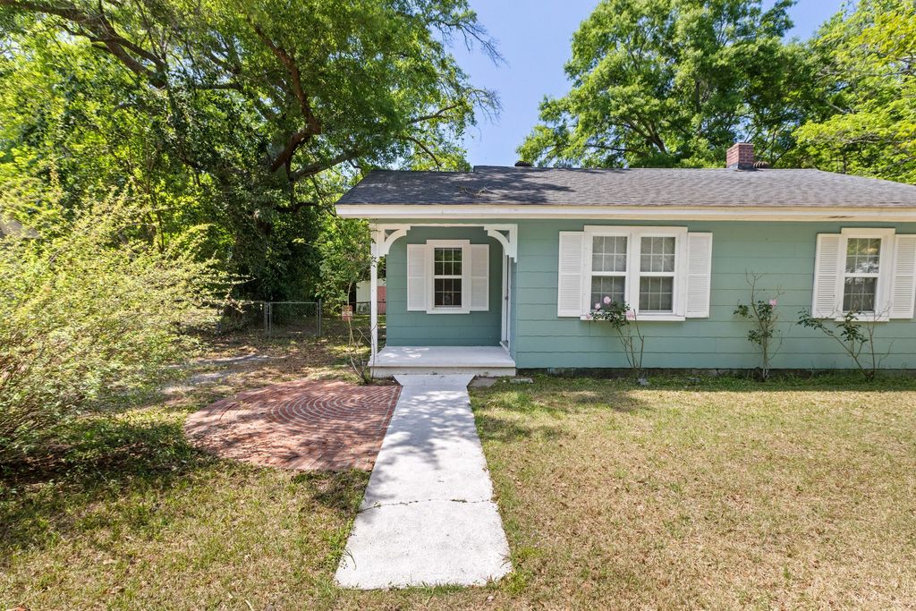 Photo of 5721 Edison Avenue, Hanahan, SC 29410 (MLS # 26010820)