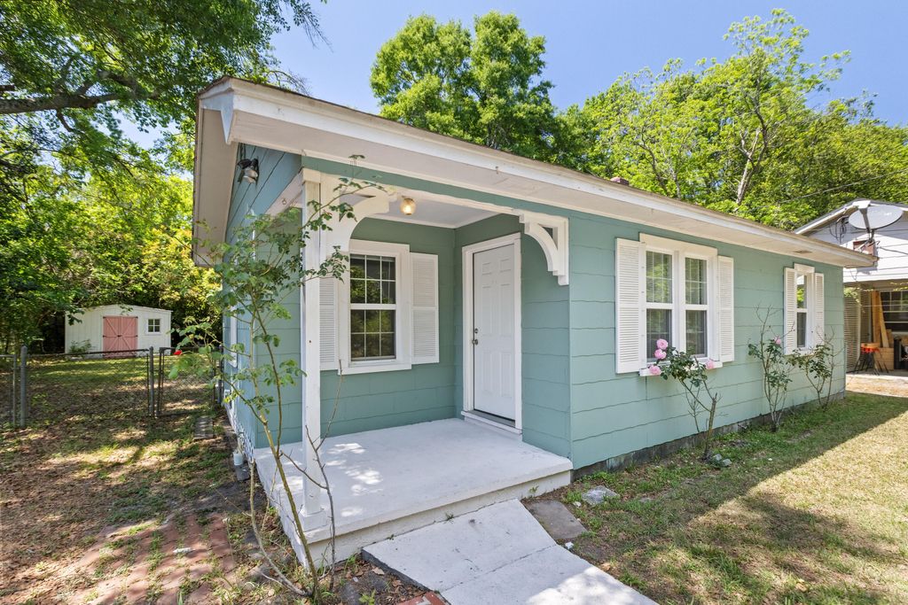Photo of 5721 Edison Avenue, Hanahan, SC 29410 (MLS # 26010820)