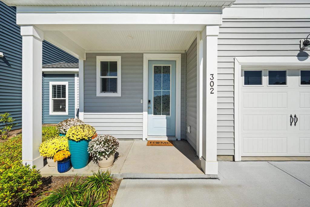 Photo of 302 Chapman Circle, Goose Creek, SC 29445 (MLS # 25028559)
