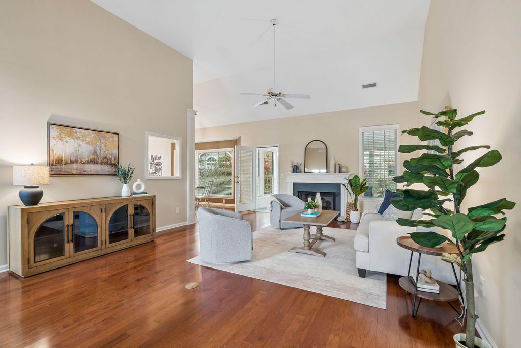 Photo of 1250 Old Ivy Way, Mount Pleasant, SC 29466 (MLS # 26007765)