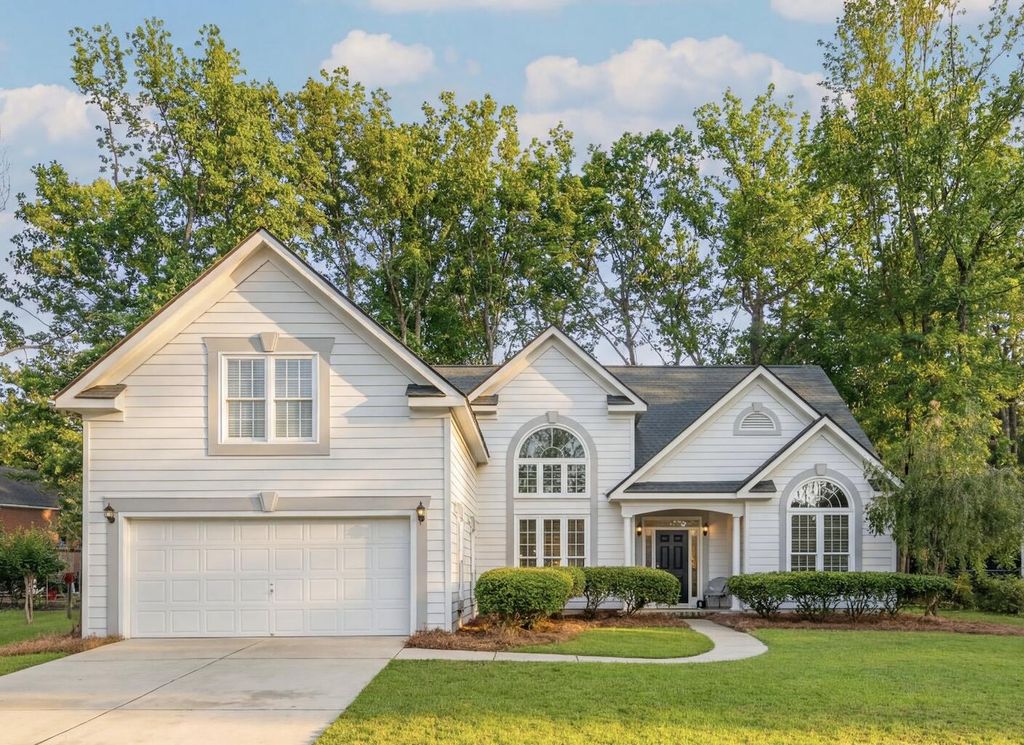 Photo of 1250 Old Ivy Way, Mount Pleasant, SC 29466 (MLS # 26007765)