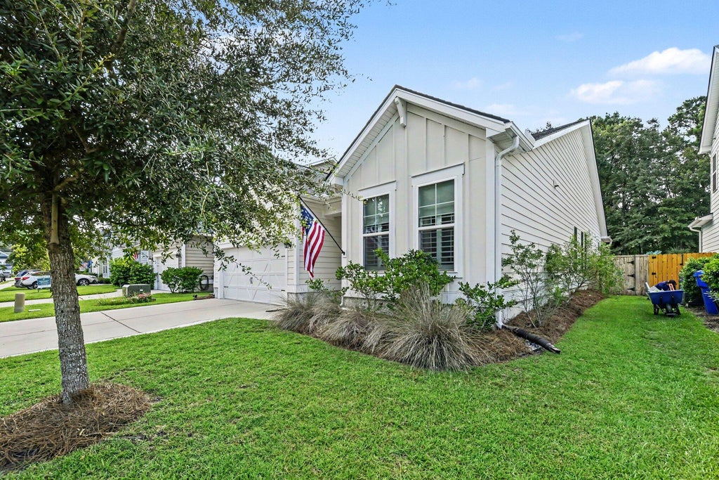 Photo of 2247 Spring Hope Drive, Mount Pleasant, SC 29466 (MLS # 26023325)