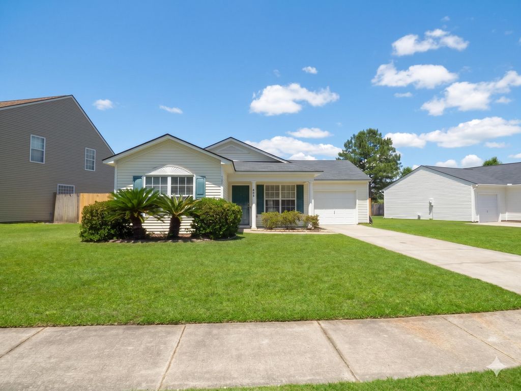 Photo of 408 Jamestown Drive, Summerville, SC 29486 (MLS # 26013196)