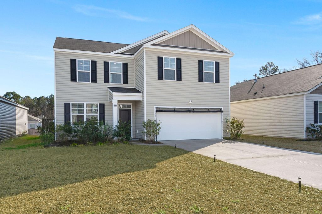 Photo of 178 Cloverleaf Street, Summerville, SC 29483 (MLS # 26001042)
