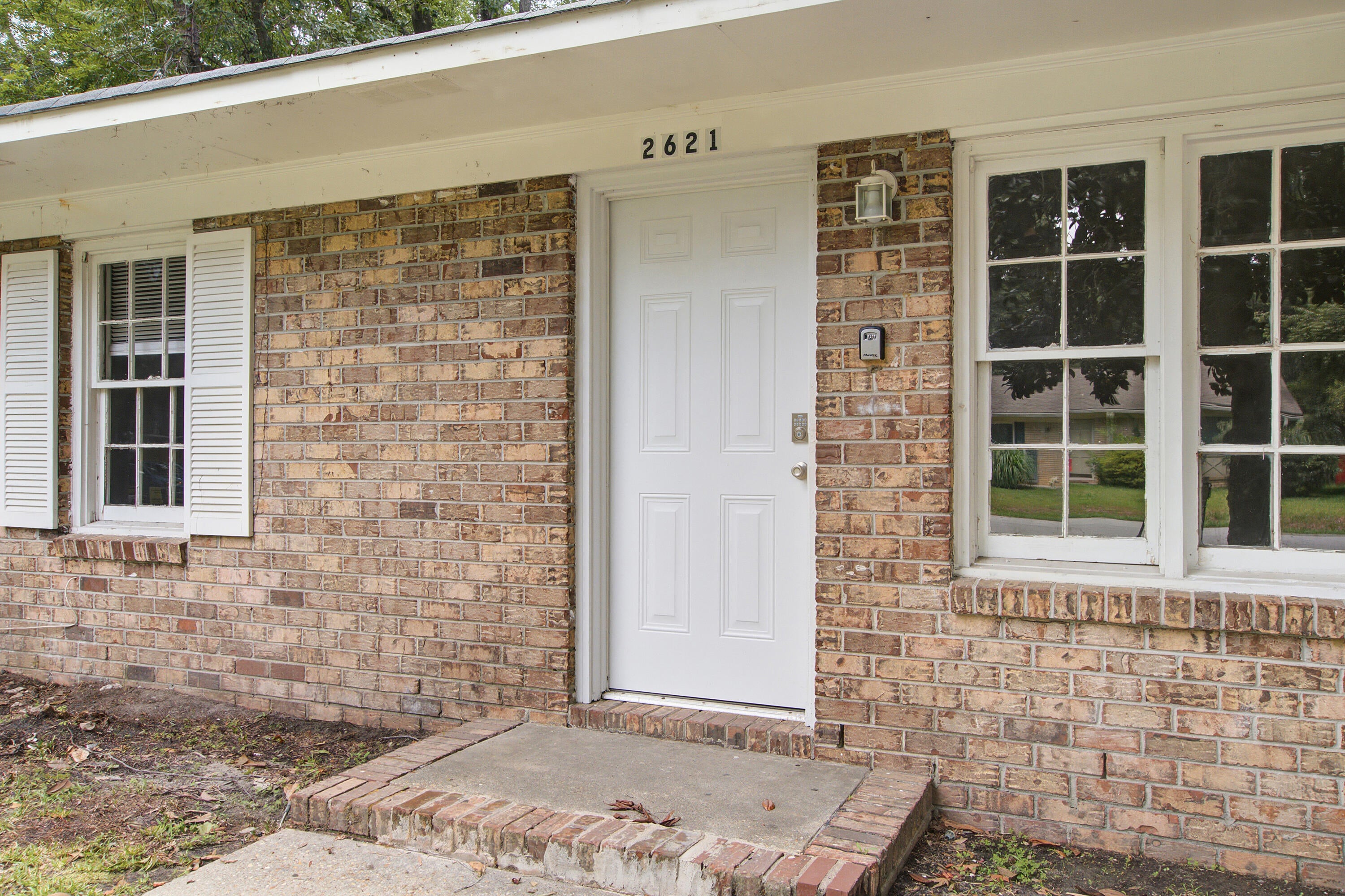 2621 Myrtis Lane