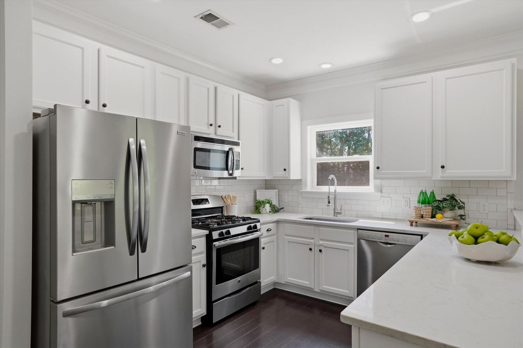 Photo of 2009 Frampton Avenue, Charleston, SC 29412 (MLS # 26012162)