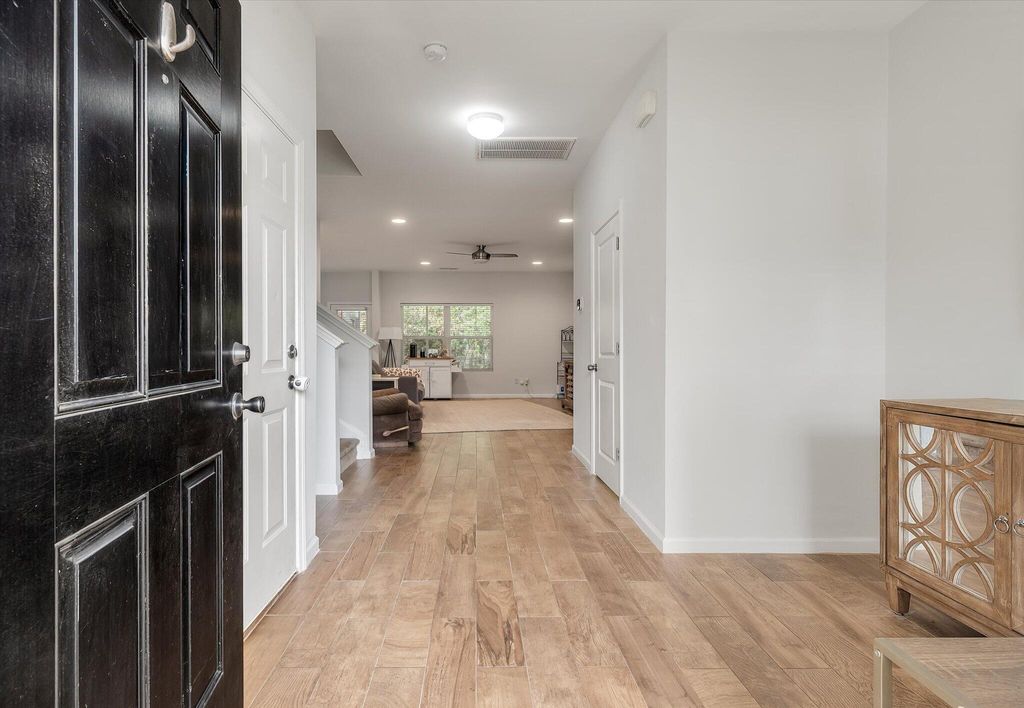 Photo of 1827 Heldsberg Drive, Charleston, SC 29414 (MLS # 26000649)