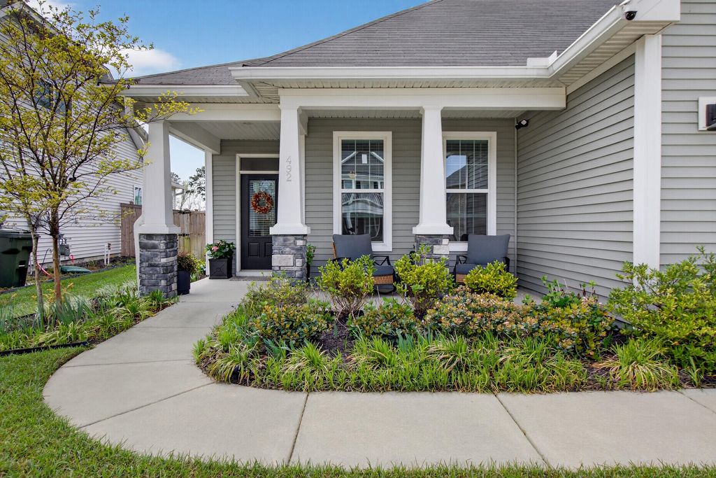 Photo of 492 Rowley Lane, Summerville, SC 29486 (MLS # 26009475)