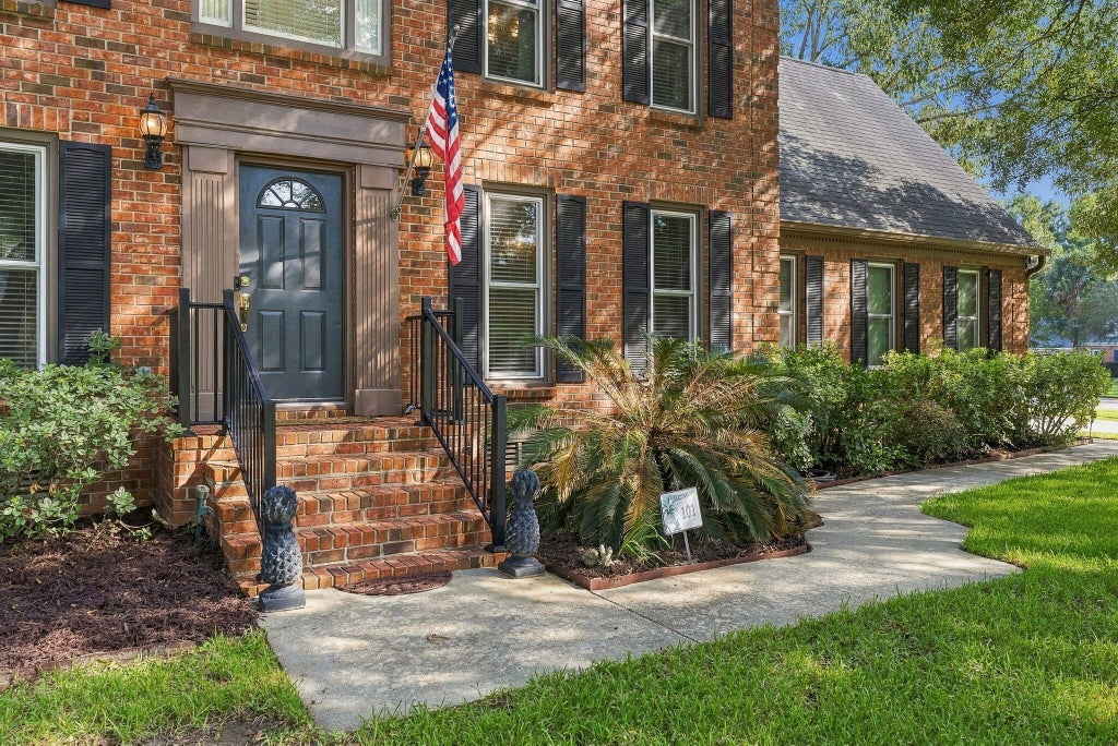 Photo of 101 Canter Court, Goose Creek, SC 29445 (MLS # 26025980)