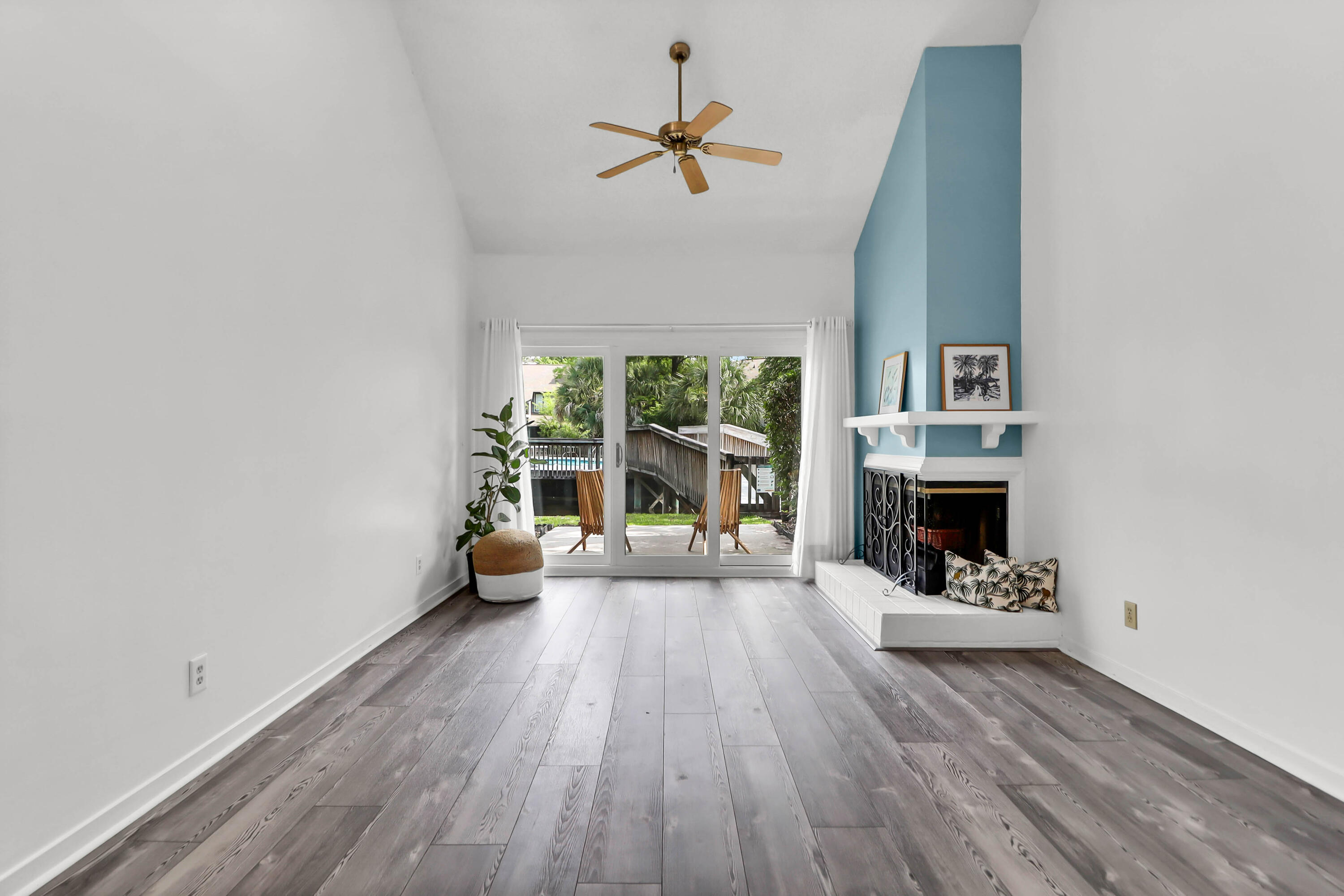 1136 Shadow Lake Circle