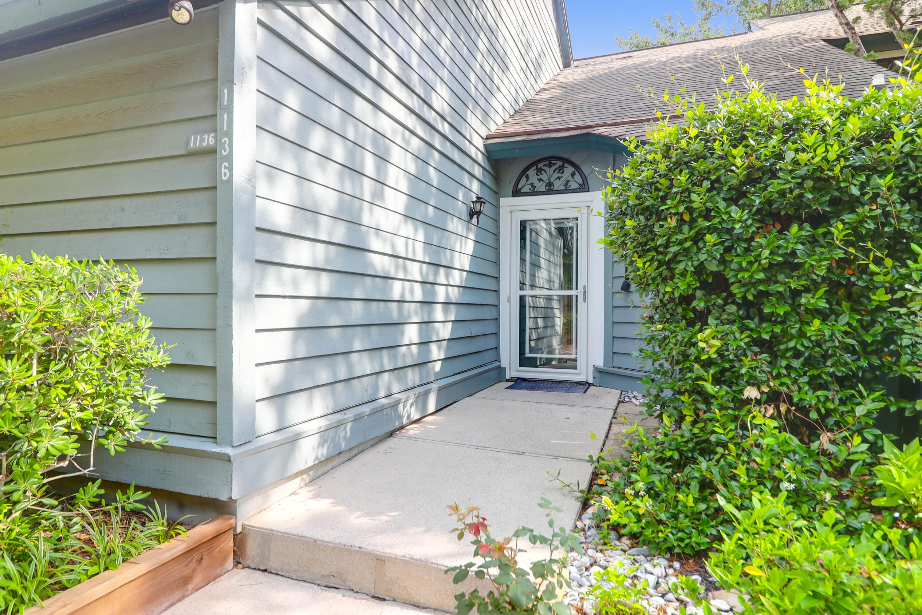 1136 Shadow Lake Circle