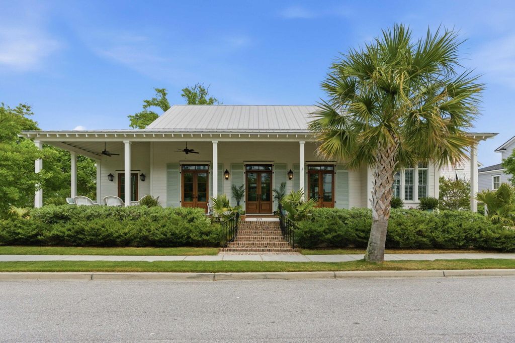 Photo of 359 Bridgetown Pass, Mount Pleasant, SC 29464 (MLS # 26011330)