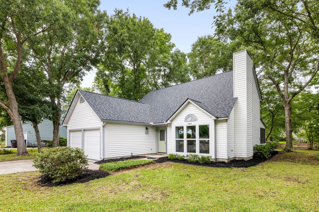 Photo of 1478 Diamond Boulevard, Mount Pleasant, SC 29466 (MLS # 25024371)