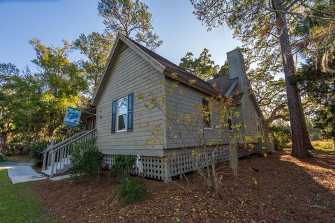 A home in Edisto Island