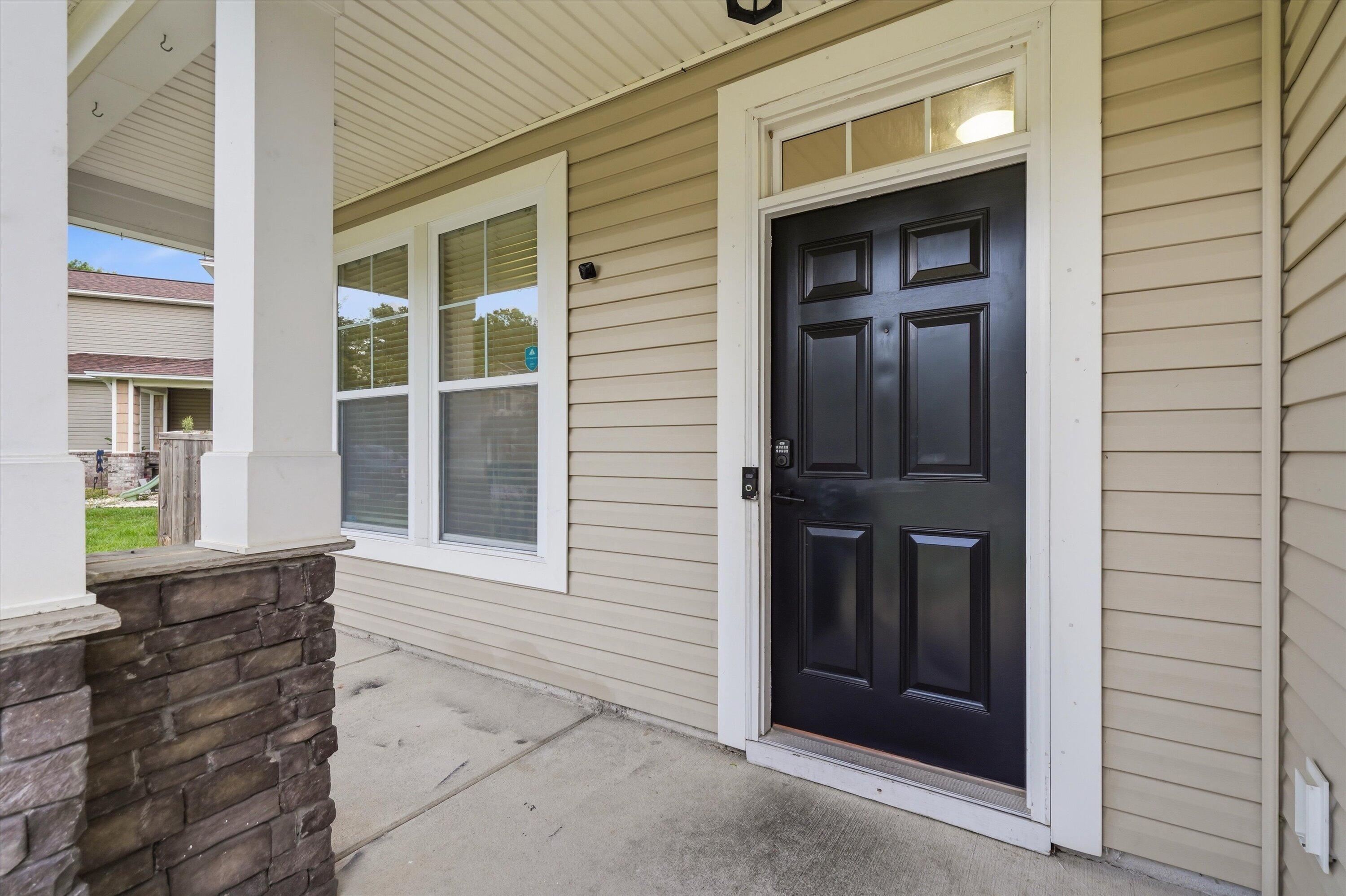 222 Oglethorpe Circle
