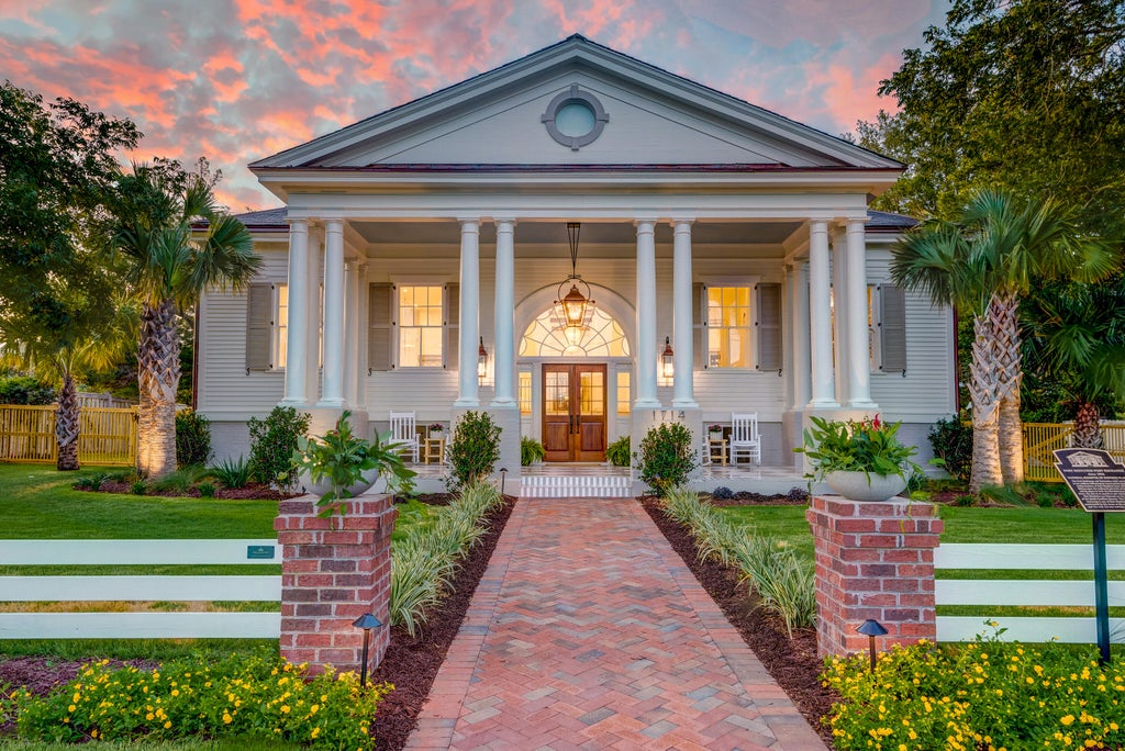 Photo of 1714 Middle Street, Sullivans Island, SC 29482 (MLS # 26023883)