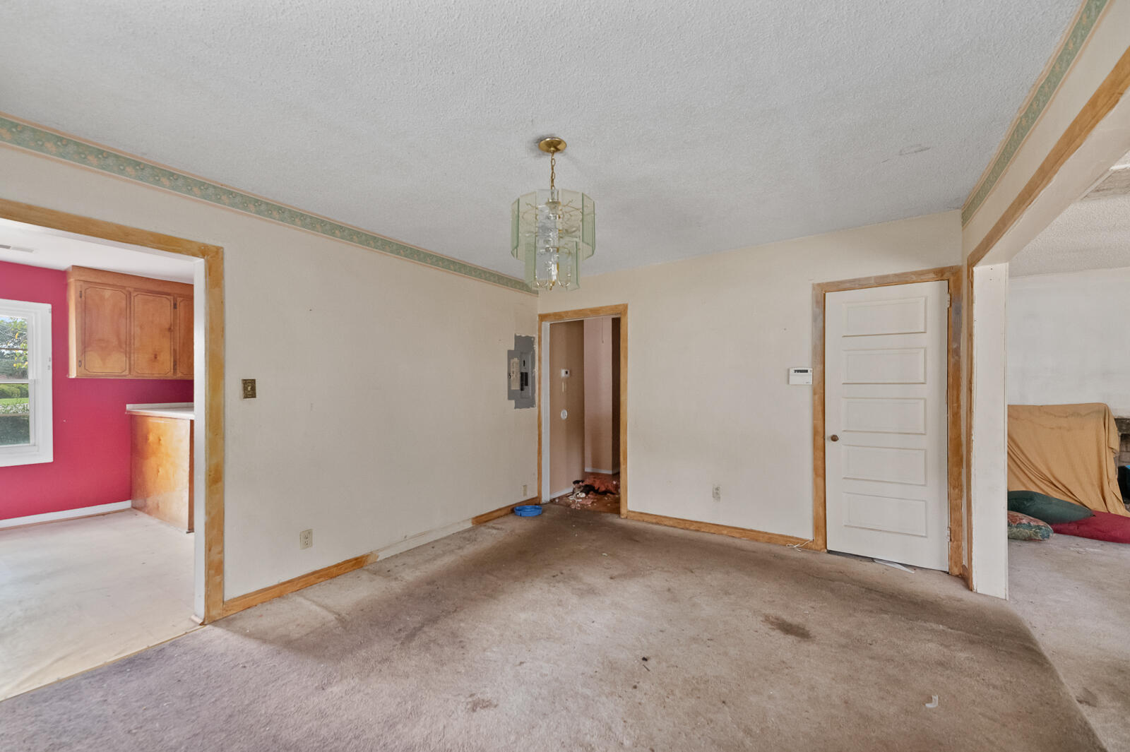 2736 Bonds Avenue