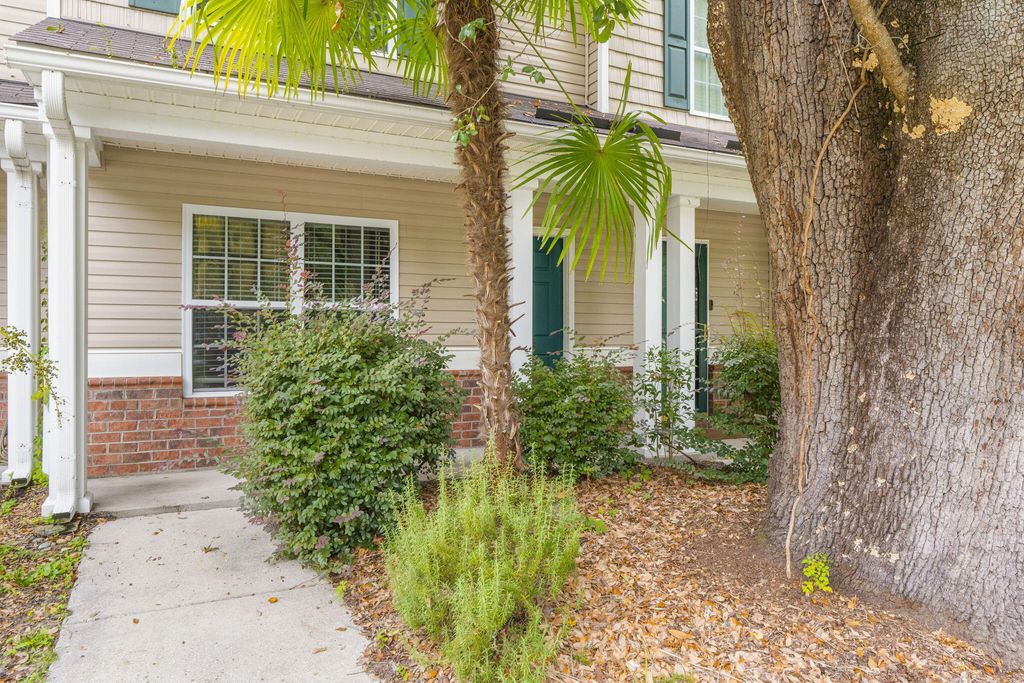 Photo of 105 Chinquapin Drive, Summerville, SC 29485 (MLS # 25026682)