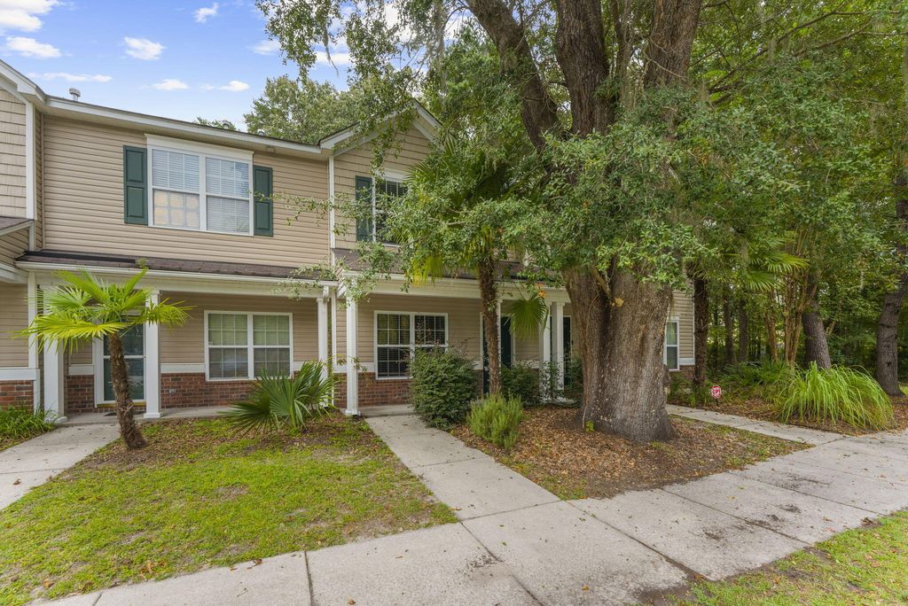 Photo of 105 Chinquapin Drive, Summerville, SC 29485 (MLS # 25026682)