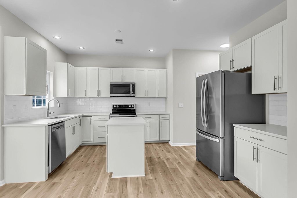 Photo of 705 Beverly Drive, Summerville, SC 29485 (MLS # 26003191)