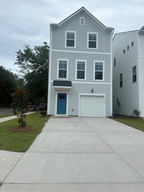 A home in North Charleston