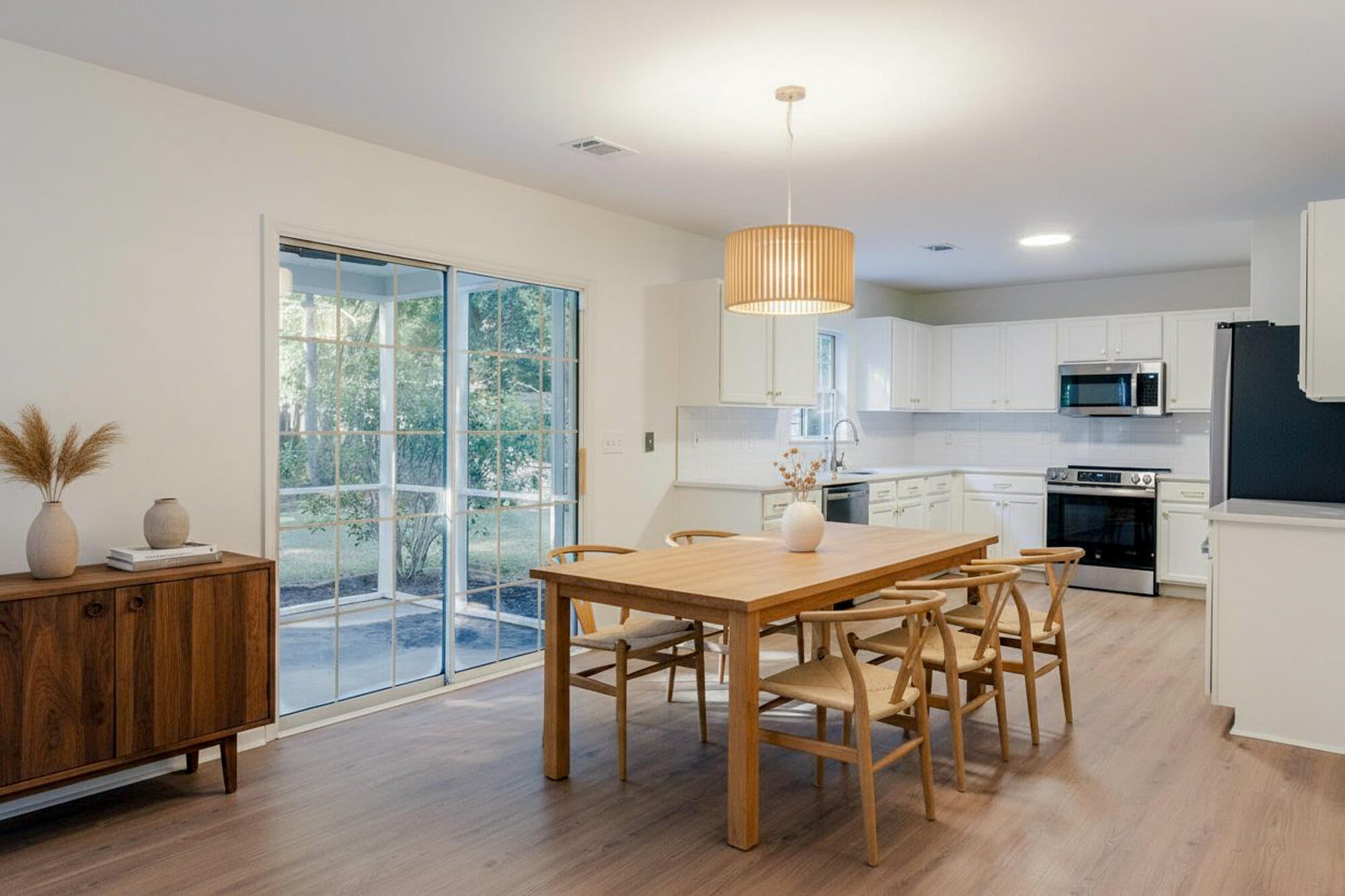 2484 Melville Road