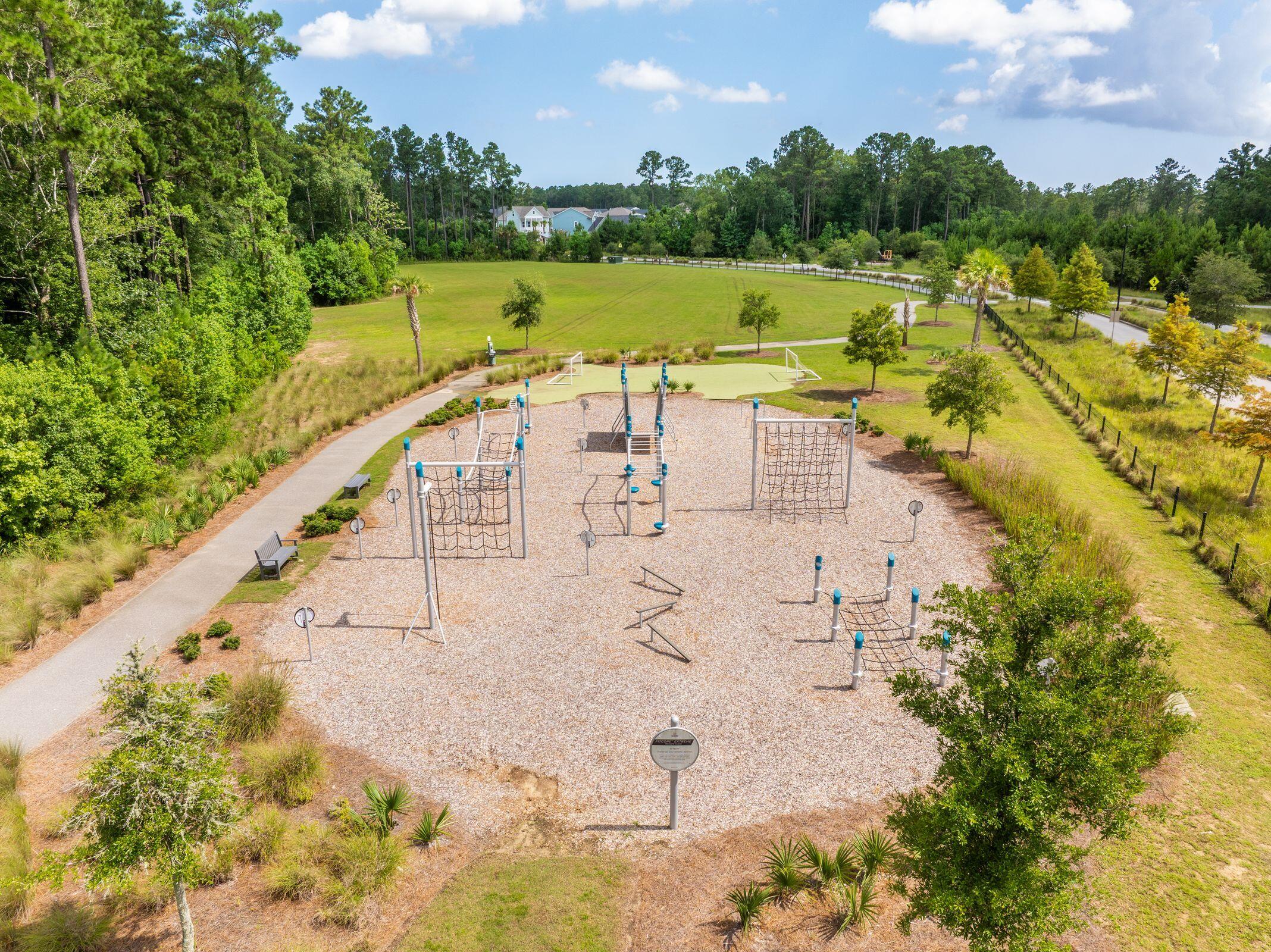 Charleston, South Carolina 29492, United States, 5 Bedrooms Bedrooms, ,4 BathroomsBathrooms,Residential,Pending,182316