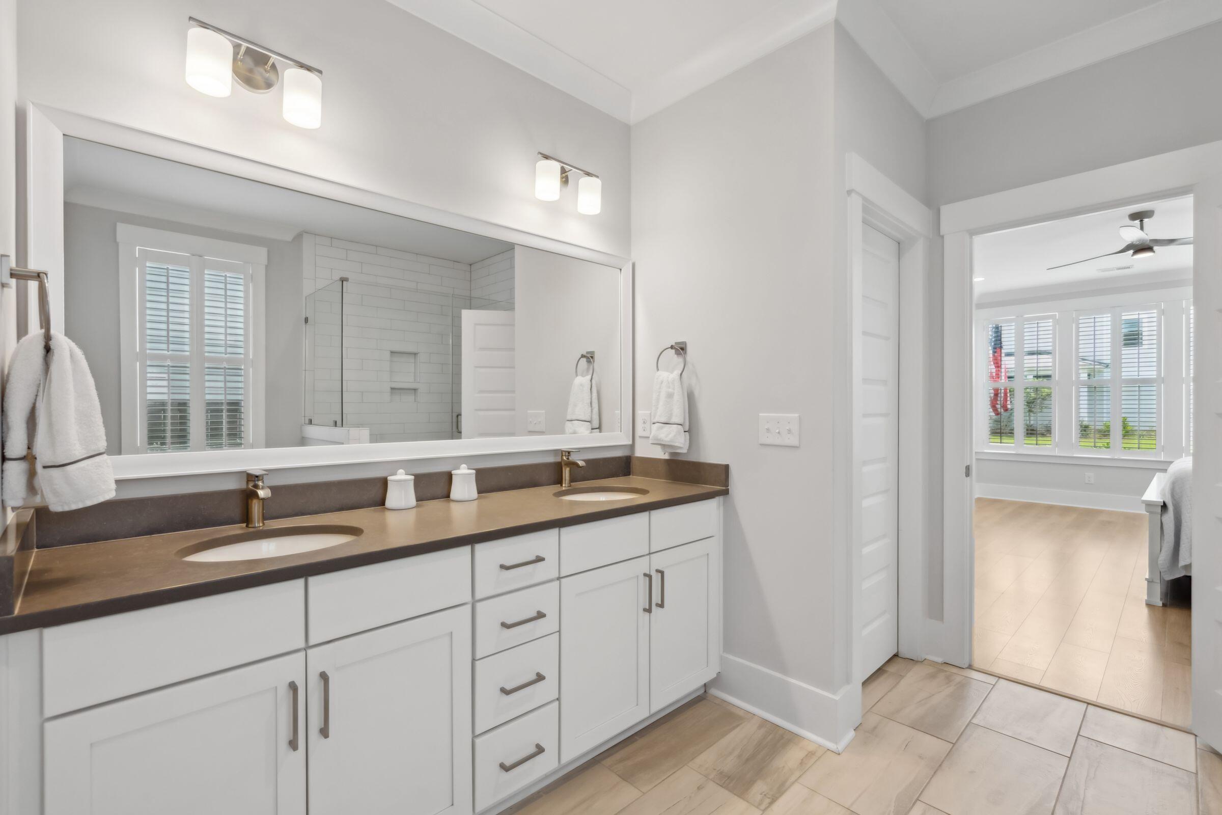 Charleston, South Carolina 29492, United States, 5 Bedrooms Bedrooms, ,4 BathroomsBathrooms,Residential,Pending,182316