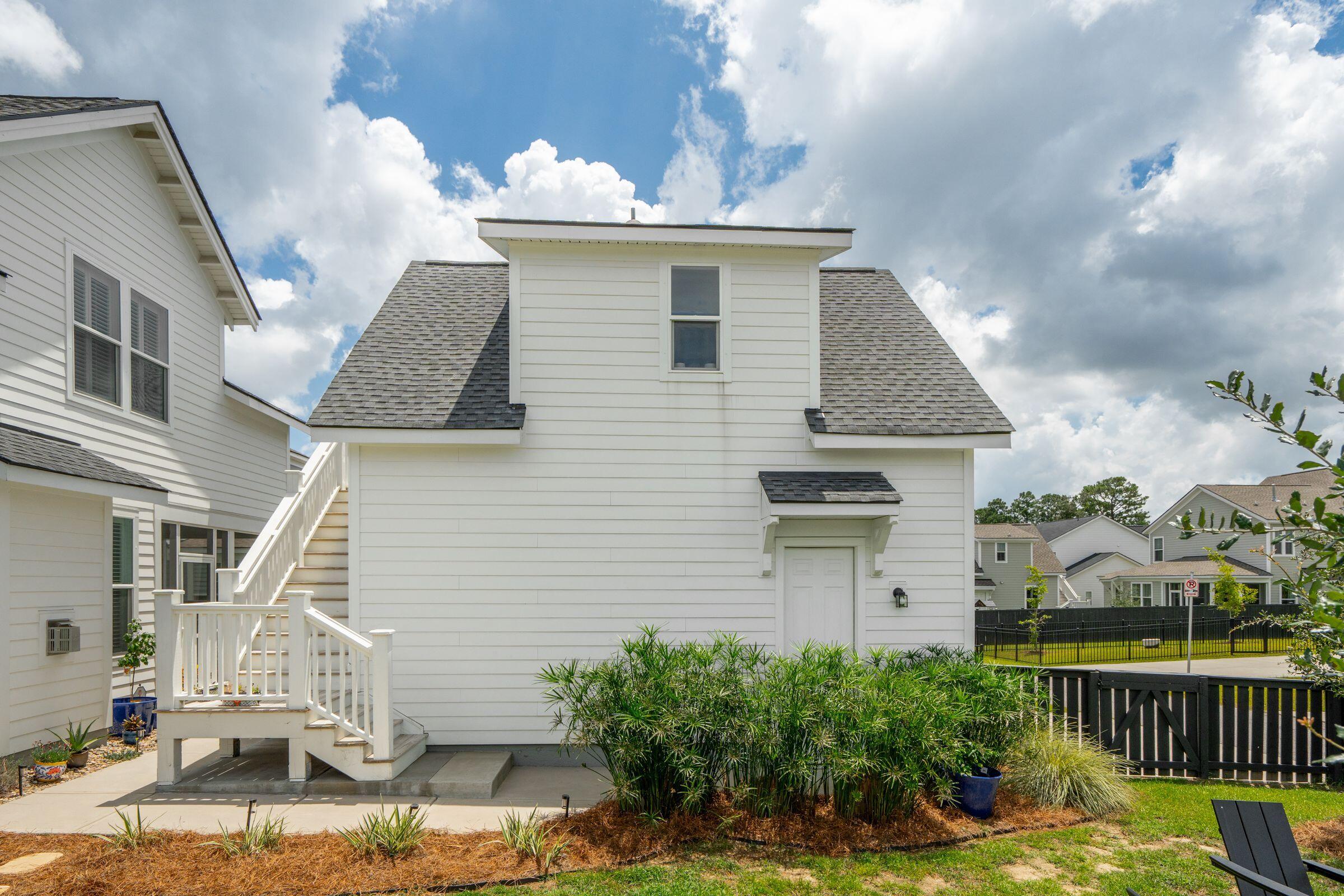 Charleston, South Carolina 29492, United States, 5 Bedrooms Bedrooms, ,4 BathroomsBathrooms,Residential,Pending,182316