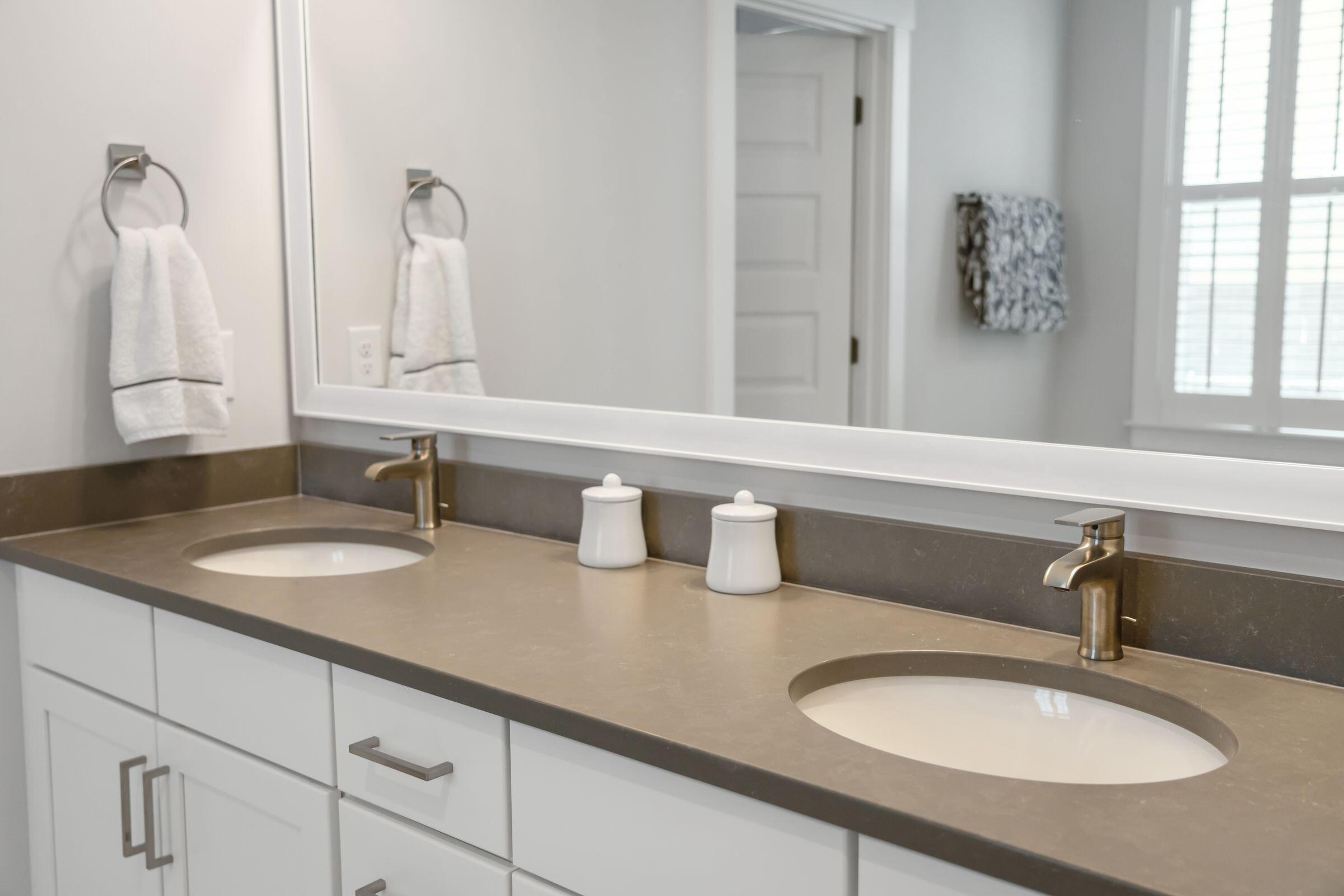 Charleston, South Carolina 29492, United States, 5 Bedrooms Bedrooms, ,4 BathroomsBathrooms,Residential,Pending,182316