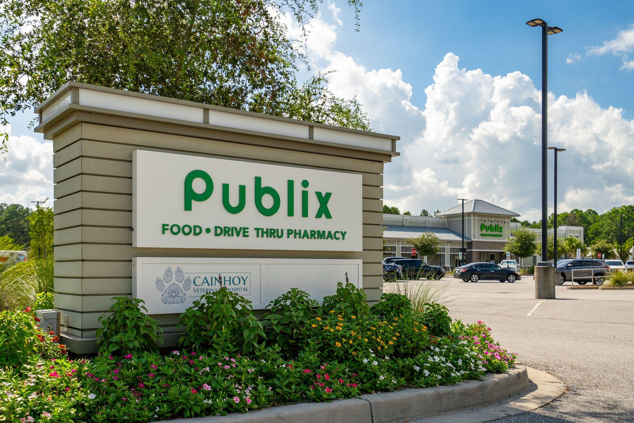 Charleston, South Carolina 29492, United States, 5 Bedrooms Bedrooms, ,4 BathroomsBathrooms,Residential,Pending,182316