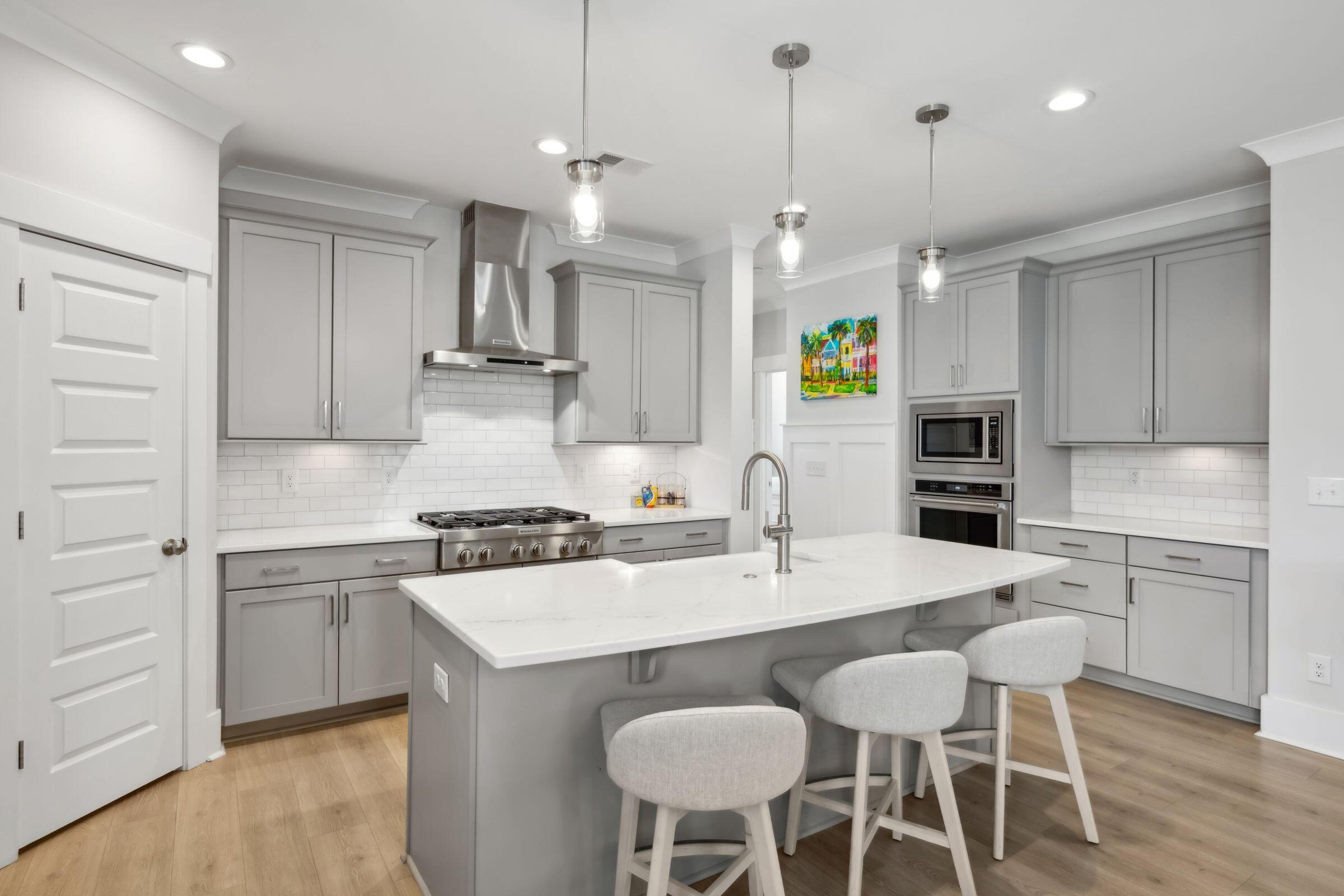 Charleston, South Carolina 29492, United States, 5 Bedrooms Bedrooms, ,4 BathroomsBathrooms,Residential,Pending,182316