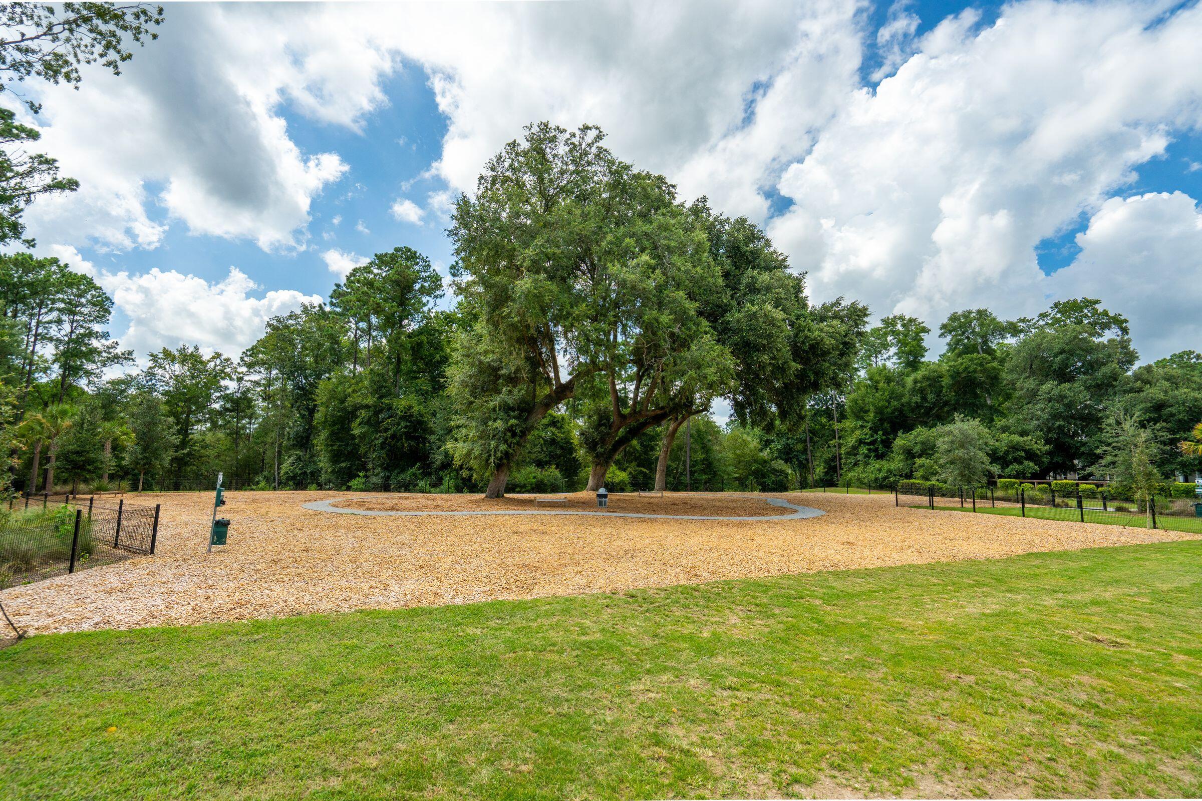 Charleston, South Carolina 29492, United States, 5 Bedrooms Bedrooms, ,4 BathroomsBathrooms,Residential,Pending,182316