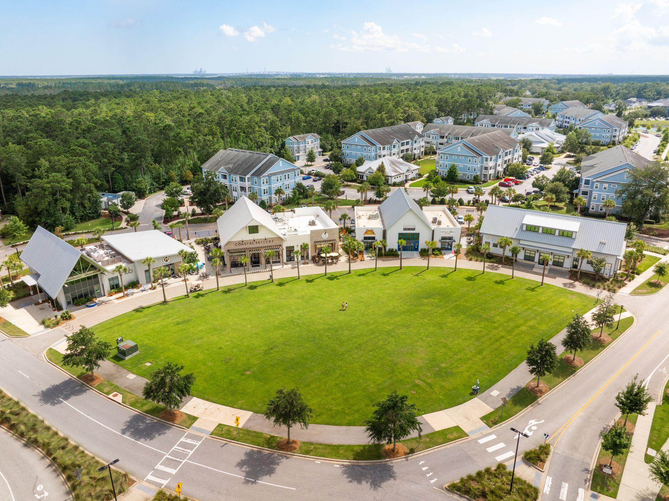 Charleston, South Carolina 29492, United States, 5 Bedrooms Bedrooms, ,4 BathroomsBathrooms,Residential,Pending,182316
