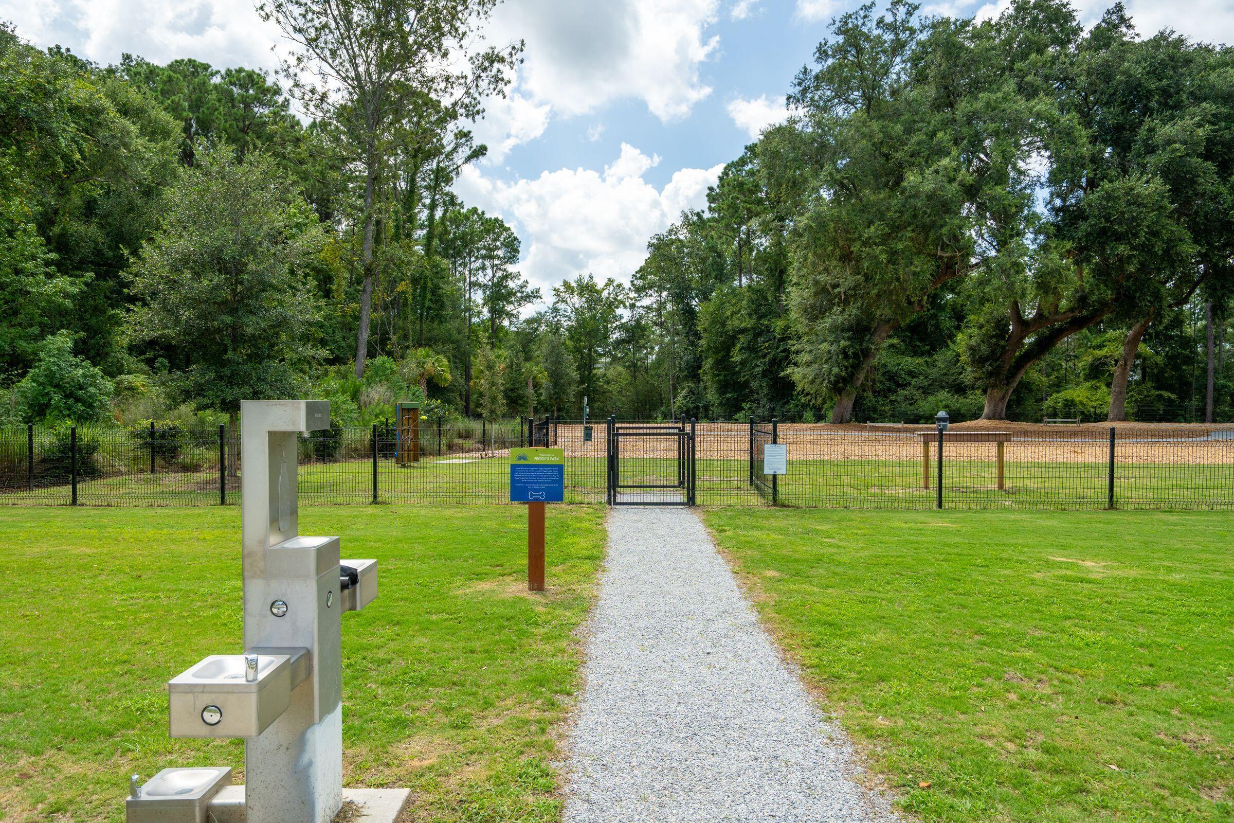 Charleston, South Carolina 29492, United States, 5 Bedrooms Bedrooms, ,4 BathroomsBathrooms,Residential,Pending,182316