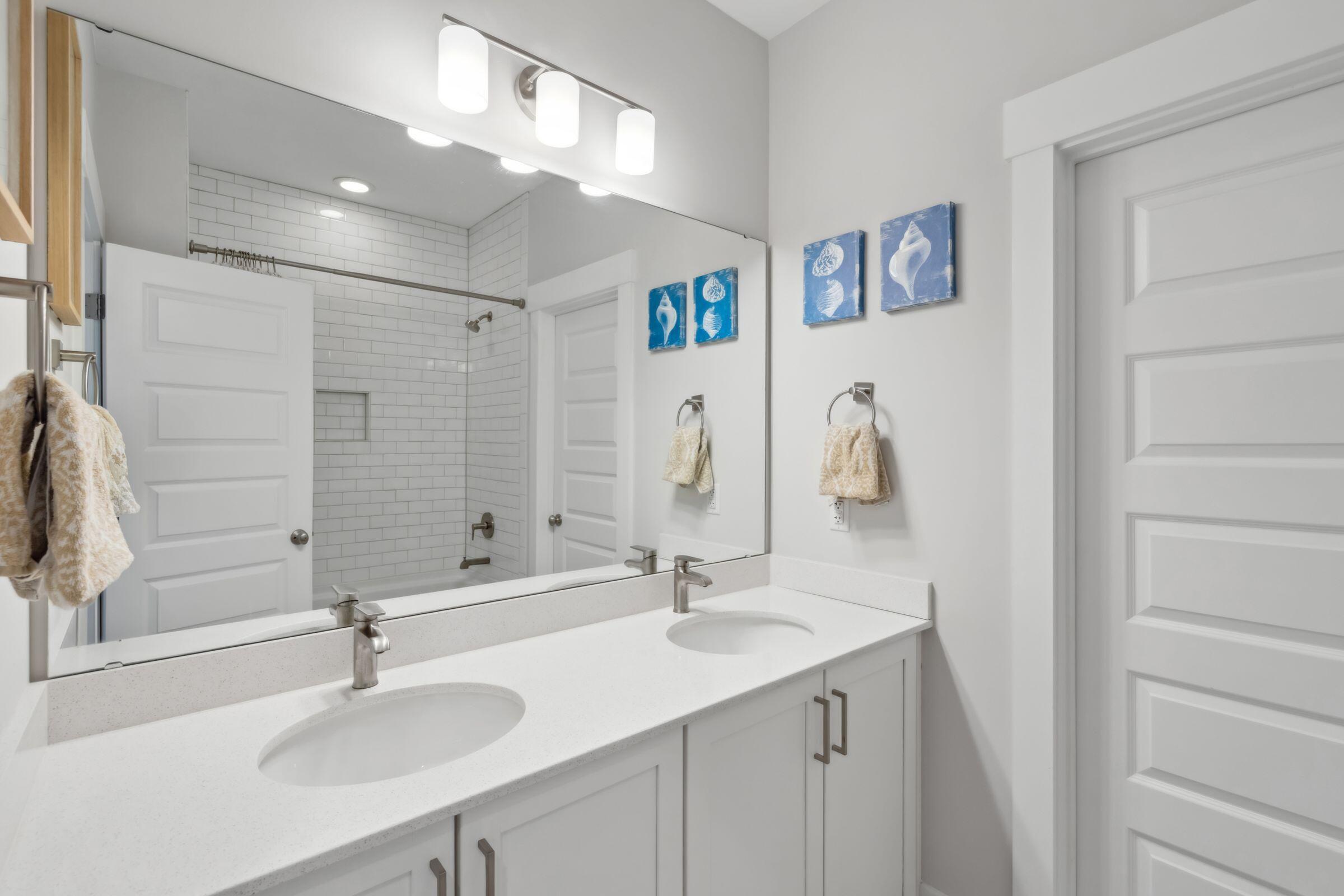 Charleston, South Carolina 29492, United States, 5 Bedrooms Bedrooms, ,4 BathroomsBathrooms,Residential,Pending,182316