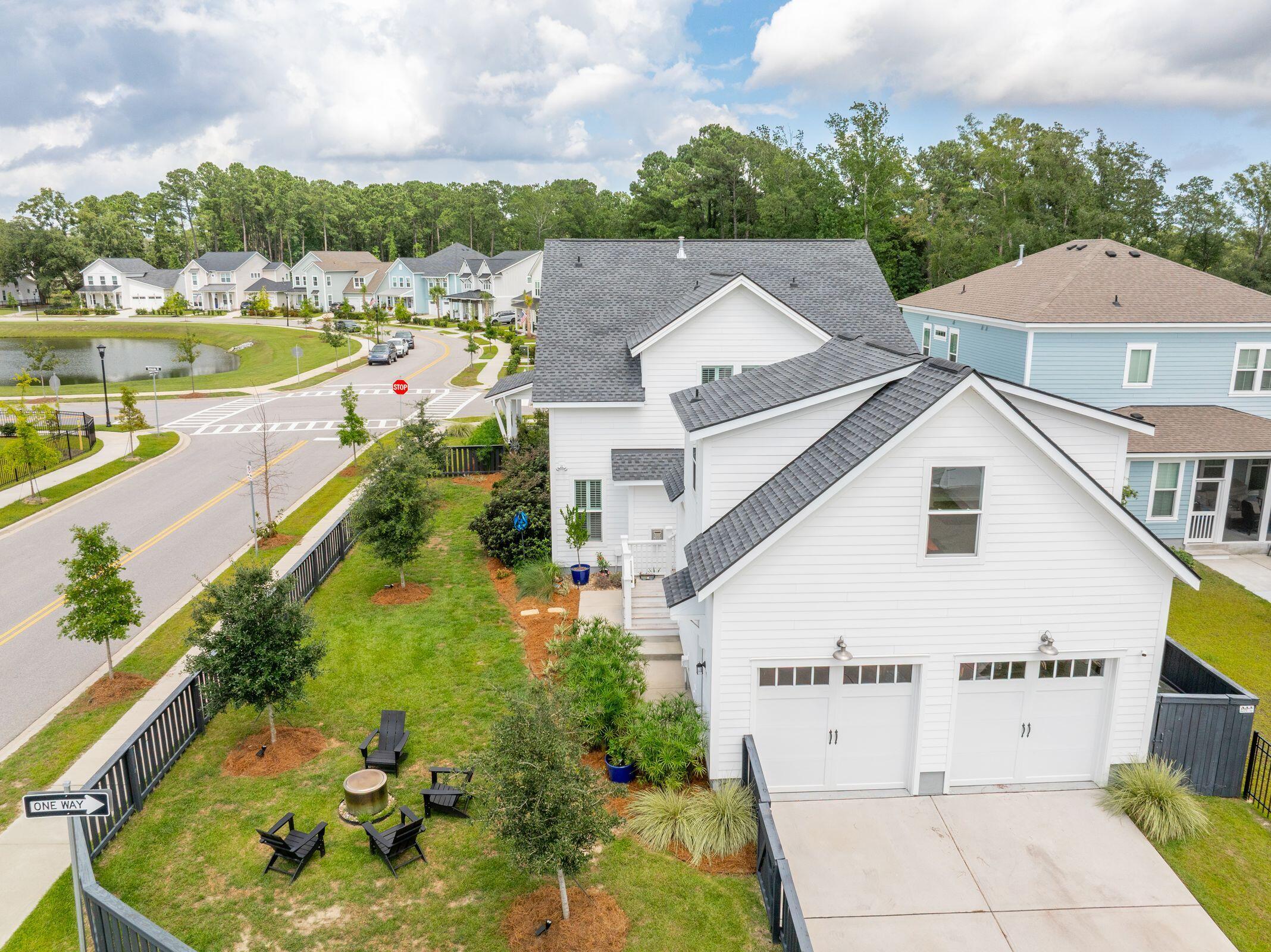 Charleston, South Carolina 29492, United States, 5 Bedrooms Bedrooms, ,4 BathroomsBathrooms,Residential,Pending,182316