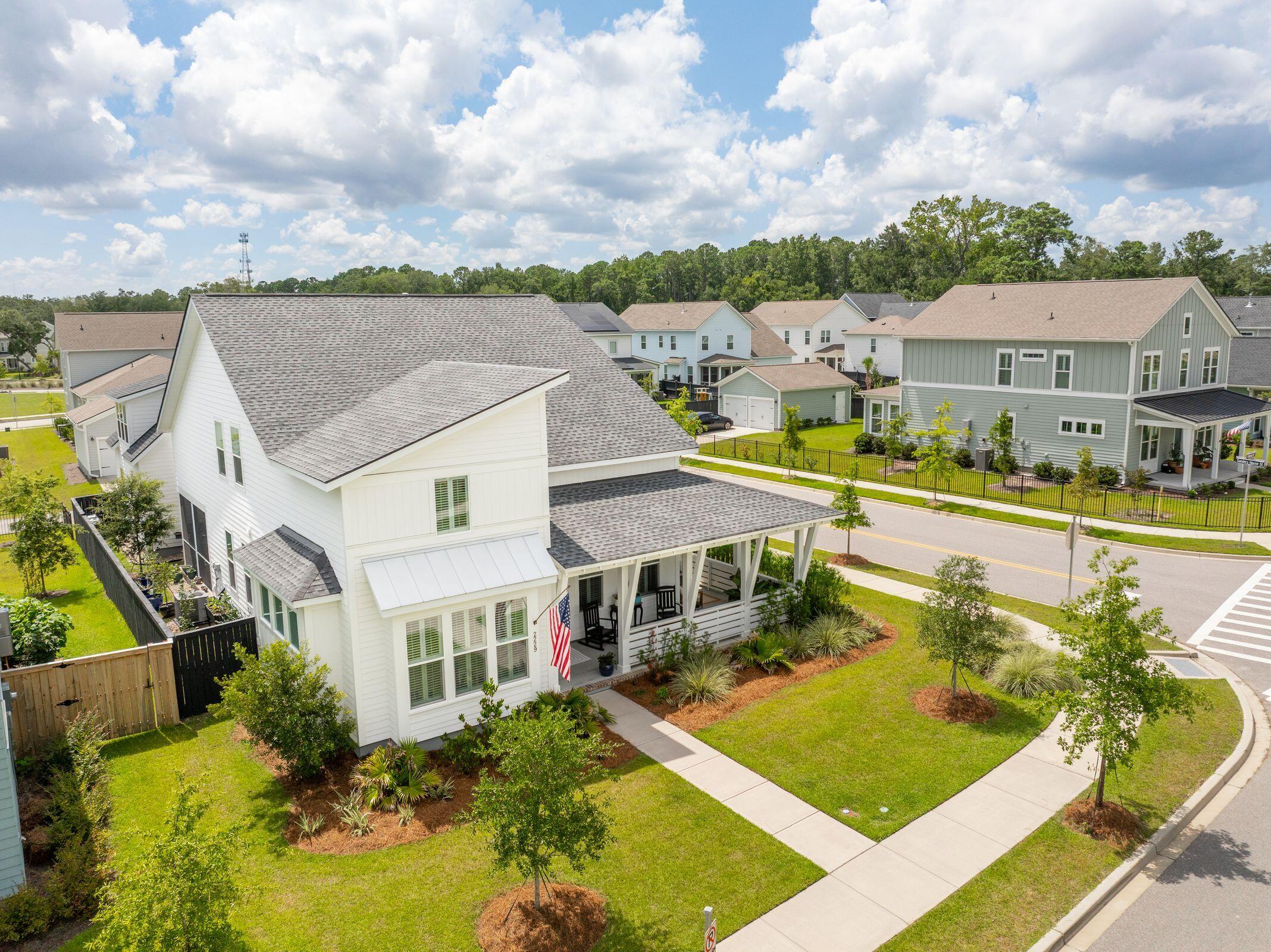 Charleston, South Carolina 29492, United States, 5 Bedrooms Bedrooms, ,4 BathroomsBathrooms,Residential,Pending,182316